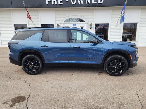 Certified 2025 Chevrolet Traverse RS w/ LPO, Floor Liner Package image 4