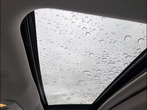 Used 2022 Toyota Highlander XLE image 14