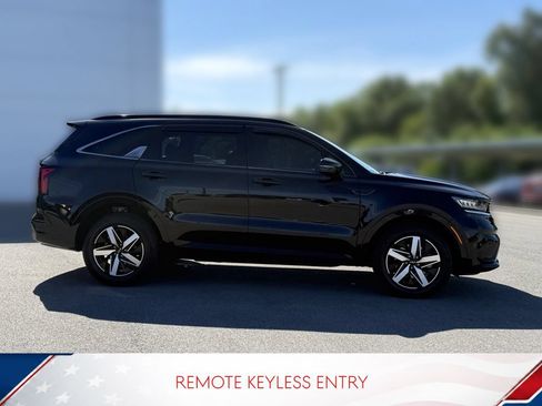 Used 2023 Kia Sorento EX w/ Panoramic Sunroof Package FWD image 4