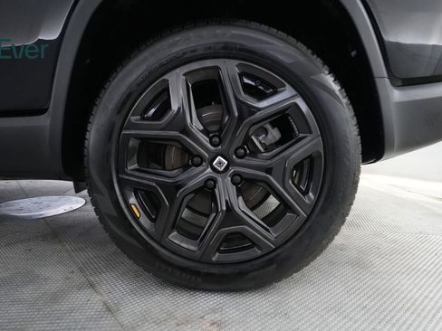 Used 2024 Rivian R1S Adventure AWD/4WD image 9
