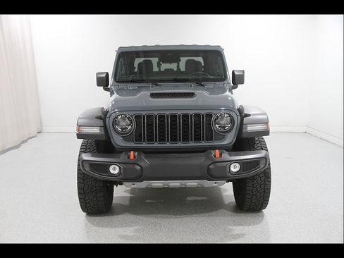 Used 2026 Jeep Gladiator Mojave AWD/4WD image 2