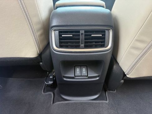 Used 2018 Honda CR-V Touring image 17