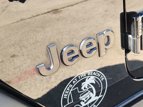 Used 2020 Jeep Wrangler Sport AWD/4WD image 28