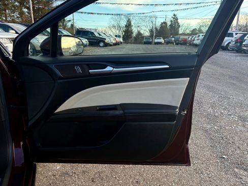 Used 2017 Ford Fusion Titanium image 14