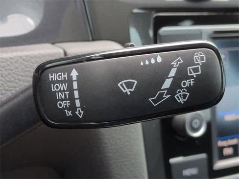 Used 2021 Volkswagen Golf 4-Door image 28