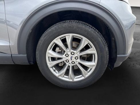 Used 2024 Ford Explorer Limited AWD/4WD image 6