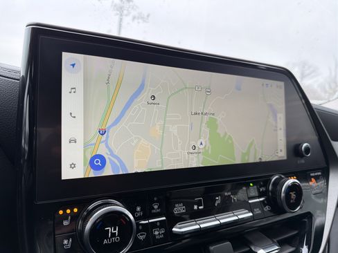 Used 2024 Toyota Highlander Limited image 21