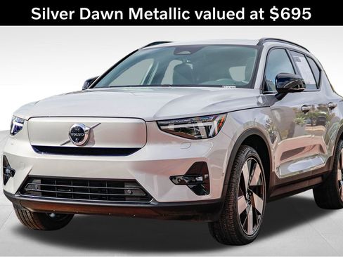 Used 2023 Volvo XC40 Recharge Ultimate image 3