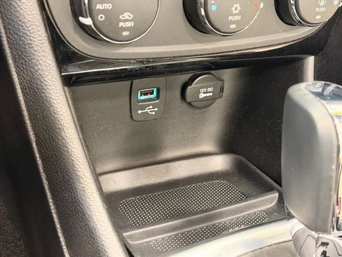 Used 2013 Chrysler 200 Limited image 25