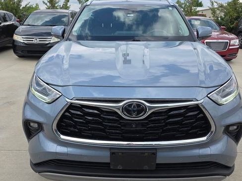 Used 2020 Toyota Highlander Platinum image 8