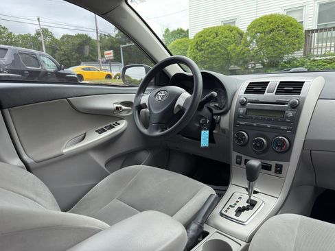 Used 2011 Toyota Corolla LE FWD image 30