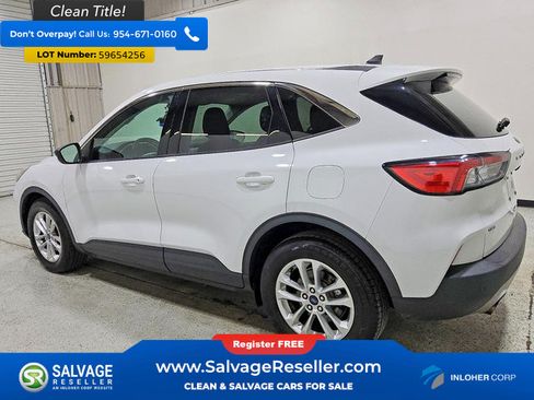 Used 2022 Ford Escape SE w/ Cold Weather Package FWD image 3