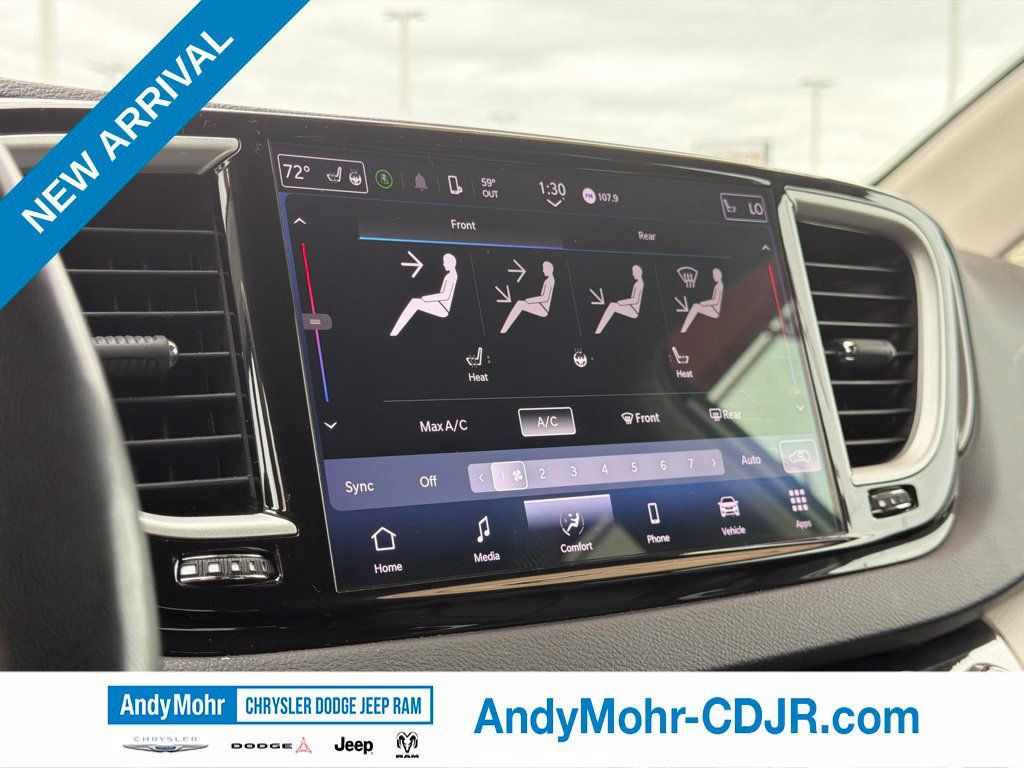 Used 2024 Chrysler Pacifica Touring-L FWD image 35