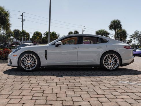 Used 2018 Porsche Panamera 4S image 29