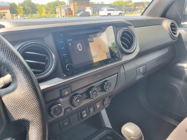 Used 2019 Toyota Tacoma TRD Sport AWD/4WD image 24