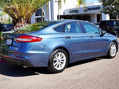 Used 2019 Ford Fusion SE FWD image 9