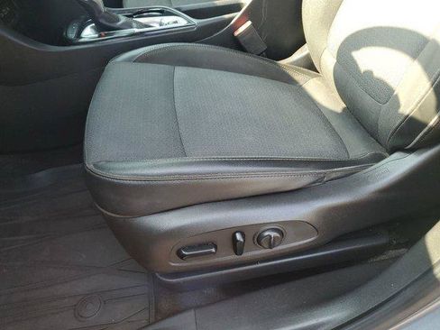 Used 2021 Buick Encore GX Preferred w/ Cold Weather Comfort Package FWD image 12