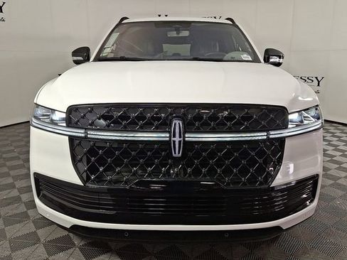 New 2025 Lincoln Navigator L Reserve w/ Jet Appearance Package AWD/4WD image 2
