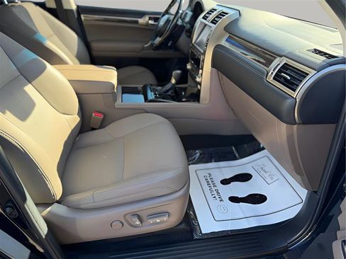 Used 2020 Lexus GX 460 Premium image 16