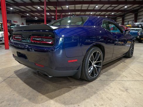 Used 2017 Dodge Challenger R/T Scat Pack RWD image 8