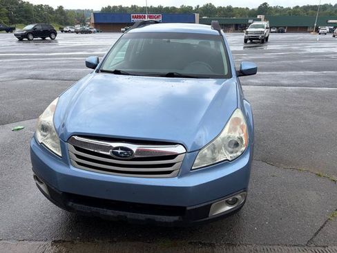 Used 2011 Subaru Outback 2.5i Premium w/ All-Weather Pkg AWD/4WD image 4