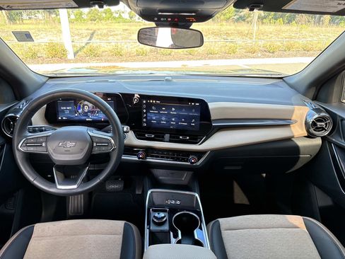 Used 2026 Chevrolet Equinox ACTIV FWD image 12