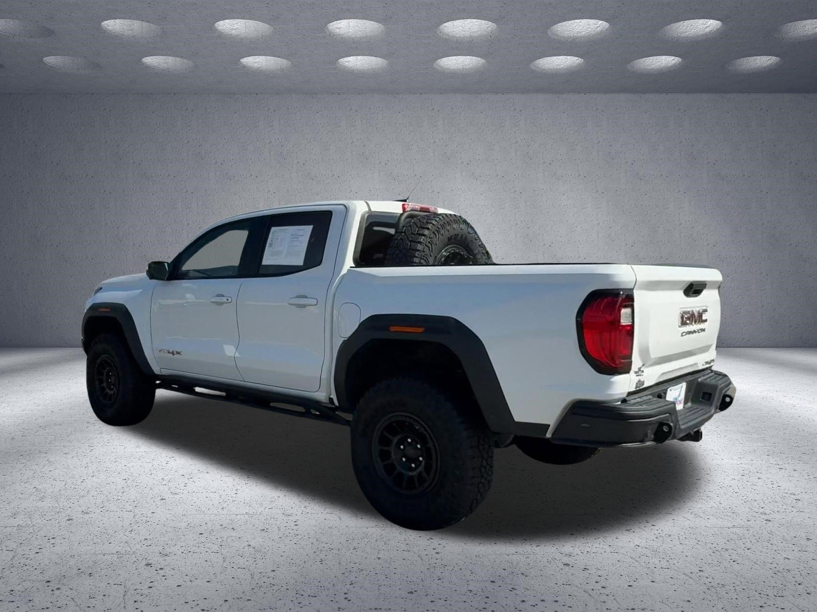 Used 2024 GMC Canyon AT4X w/ AT4X AEV Edition AWD/4WD image 3