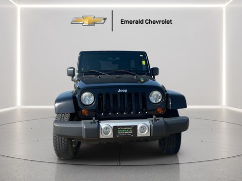 Used 2011 Jeep Wrangler Unlimited Sahara AWD/4WD image 2