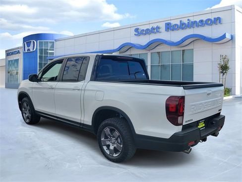 Certified 2024 Honda Ridgeline TrailSport image 3