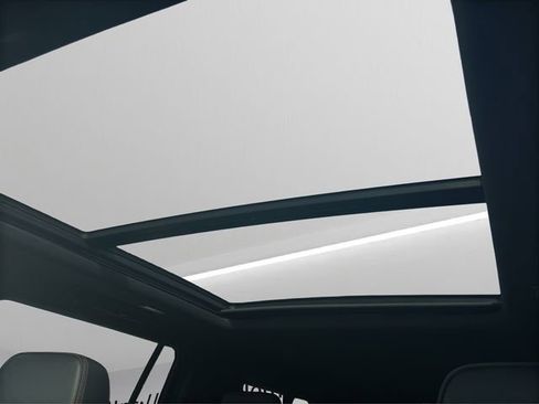 Used 2022 Chevrolet Suburban RST w/ Luxury Package image 42