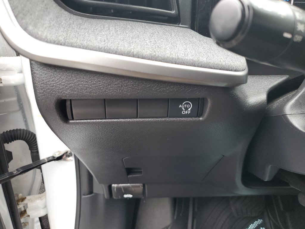 Used 2025 Nissan Kicks SV FWD image 30