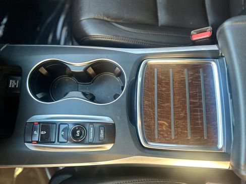 Used 2020 Acura MDX SH-AWD image 17