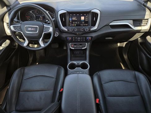 Used 2024 GMC Terrain SLT image 15