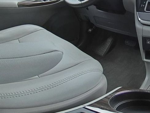 Used 2017 Toyota Sienna XLE FWD image 21