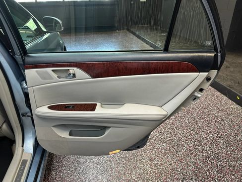 Used 2011 Toyota Avalon FWD image 29