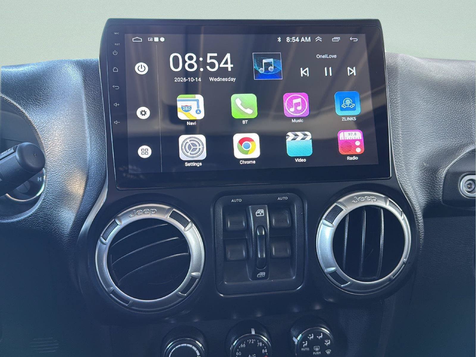 Used 2017 Jeep Wrangler Unlimited Sahara w/ Connectivity Group AWD/4WD image 10