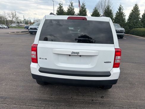 Used 2017 Jeep Patriot Latitude AWD/4WD image 4