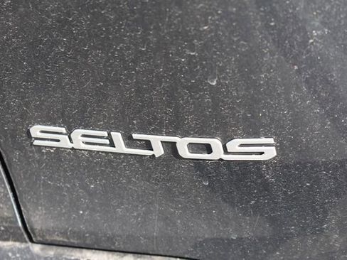 Certified 2025 Kia Seltos SX w/ SX Sunroof Package AWD/4WD image 13
