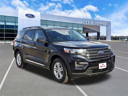 Used 2022 Ford Explorer XLT image 6