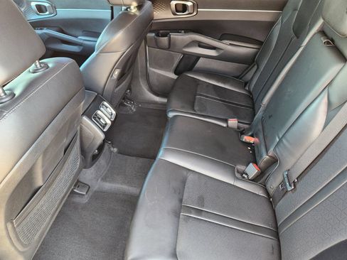 Used 2023 Kia Sorento S w/ Panoramic Sunroof Package FWD image 39