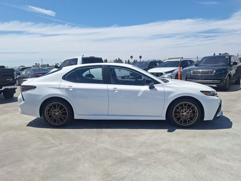 Used 2024 Toyota Camry SE w/ Convenience Package FWD image 4