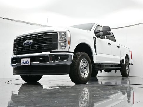 New 2026 Ford F250 XL w/ XL Chrome Package AWD/4WD image 39