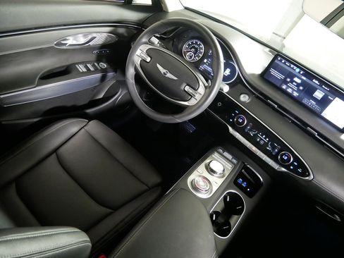 Used 2023 Genesis GV70 2.5T w/ Select Package AWD/4WD image 9