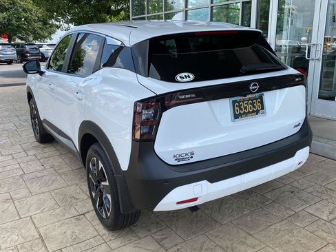 Certified 2025 Nissan Kicks SV AWD/4WD image 5