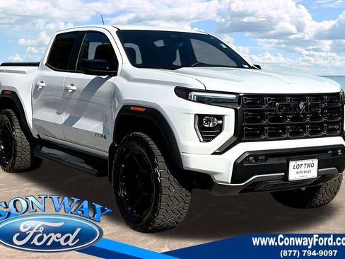 Used 2025 GMC Canyon AT4 AWD/4WD image 1