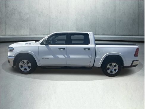 Used 2025 RAM 1500 Big Horn AWD/4WD image 2
