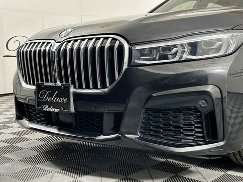Used 2020 BMW 750i xDrive w/ M Sport Package AWD/4WD image 32