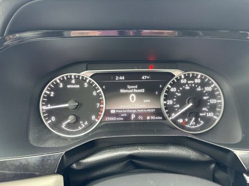 Used 2024 Nissan Pathfinder SL AWD/4WD image 16