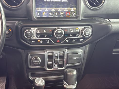 Used 2021 Jeep Gladiator Overland AWD/4WD image 40