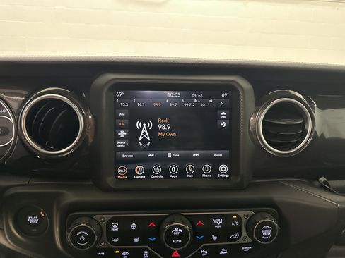 Used 2022 Jeep Wrangler Unlimited Rubicon w/ Xtreme Recon 35" Tire Package image 23